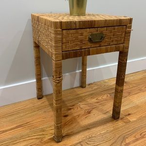 🤎🌱MAKE AN OFFER — Wicker Side Table with Drawer